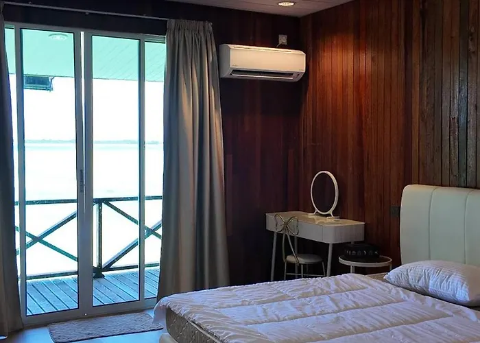 Sea Plus Semporna Water Resort
